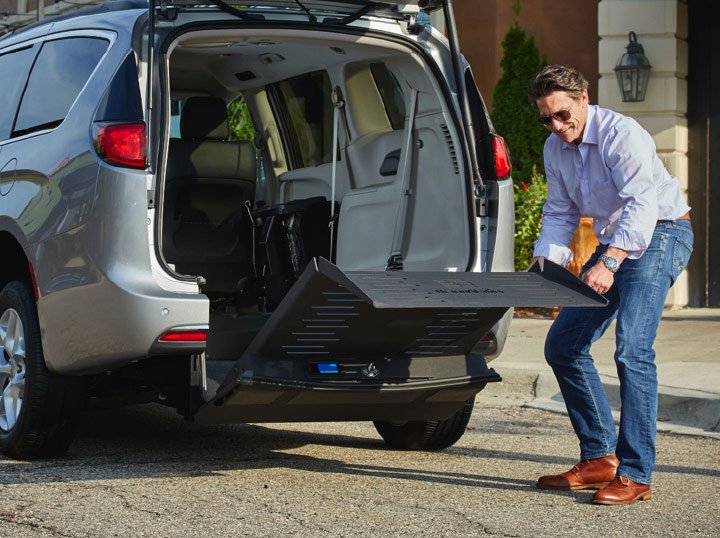 Chrysler Pacifica - Lowered Ramp on Chrysler Pacifica - Video